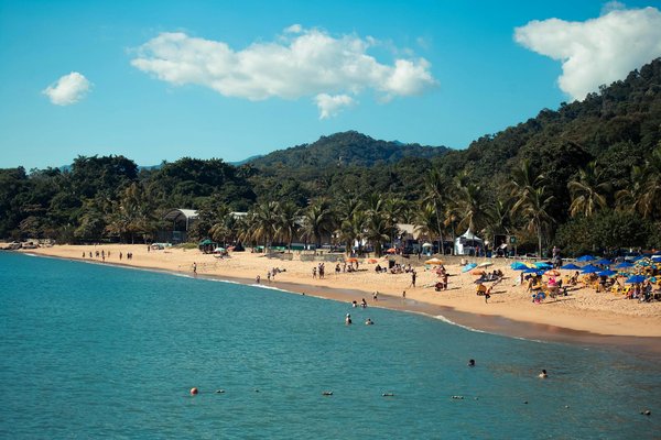 Comment planifier une expédition pour découvrir les sources chaudes en Islande?